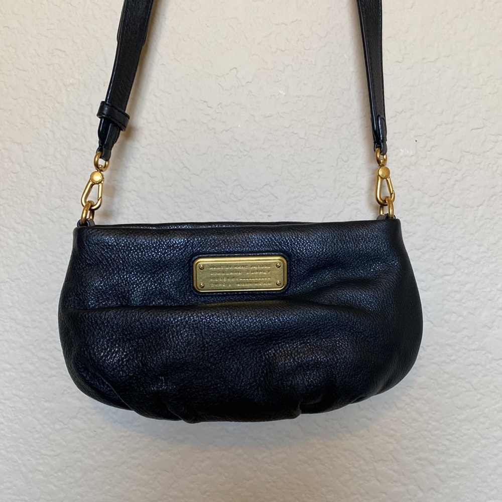 -Marc Jacobs black leather cross body